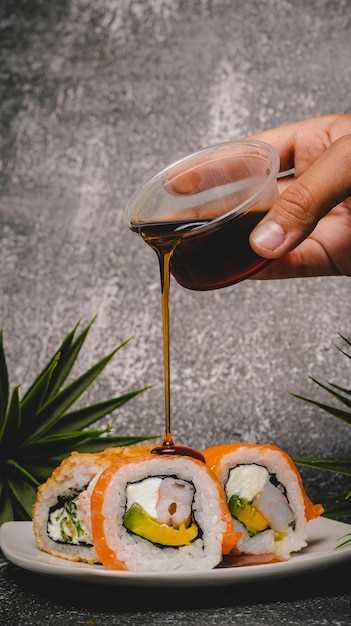 Как сделать японские блюда неповторимыми с помощью соевого соуса