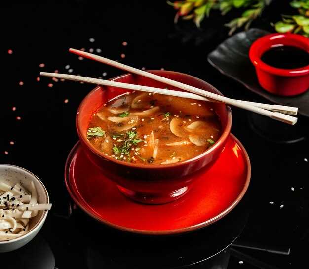 Японская кухня славится своим разнообразием и изысканными вкусами. Один из основных компонентов японской кухни – это супы. Японцы готовят много разных супов, каждый из которых имеет свой уникальный вкус и приготовление. В этой статье мы представляем вам топ 10 японских супов, которые стоит попробовать.