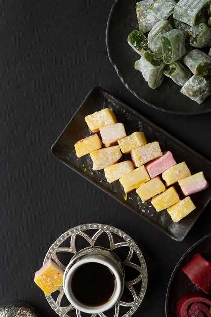 Примеры сладостей, используемых в японской чайной церемонии: